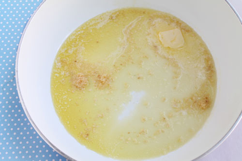 make simple turkey meatballs cooked in sauce