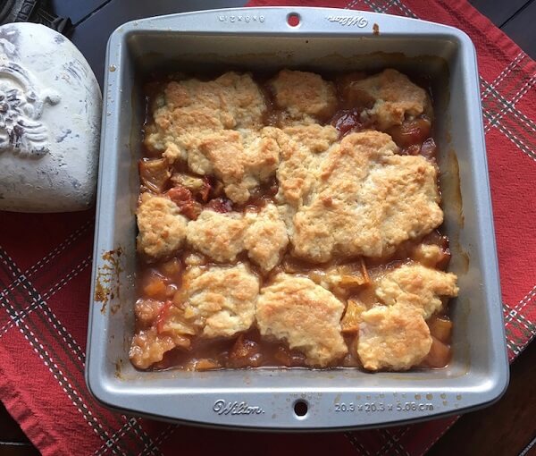farmers market peach cobbler
