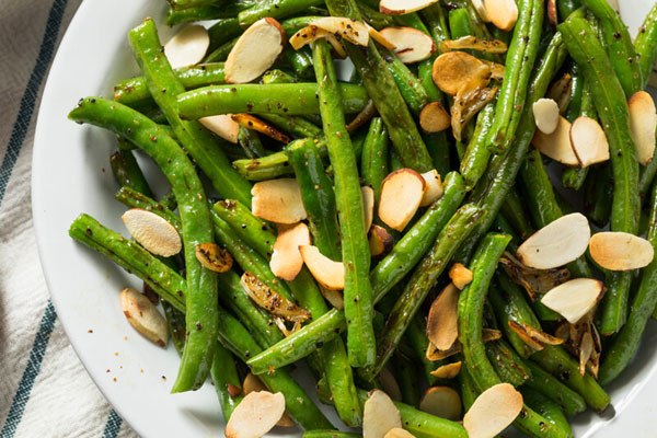 green breans with almonds