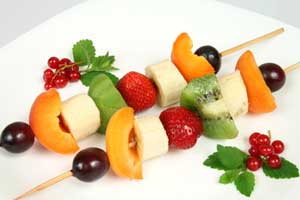 fruit-kabobs-kids