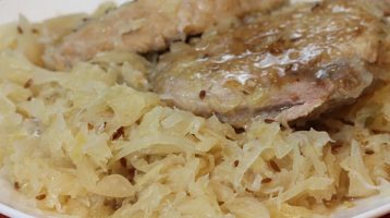 Pork Chops and Sauerkraut in Crockpot