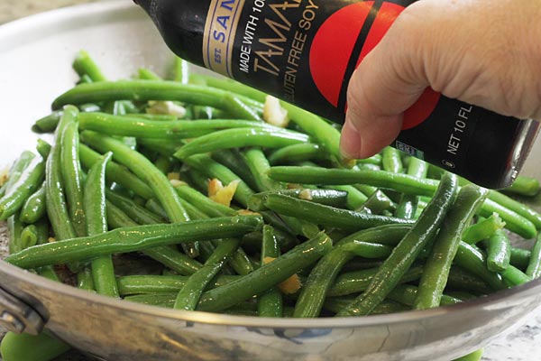Healthy Green Beans cooked with Garlic and Ginger and Soy Sauce
