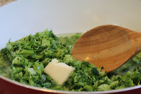 cook broccoli in chicken broth