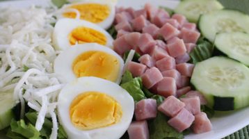 salad with ham and cheese